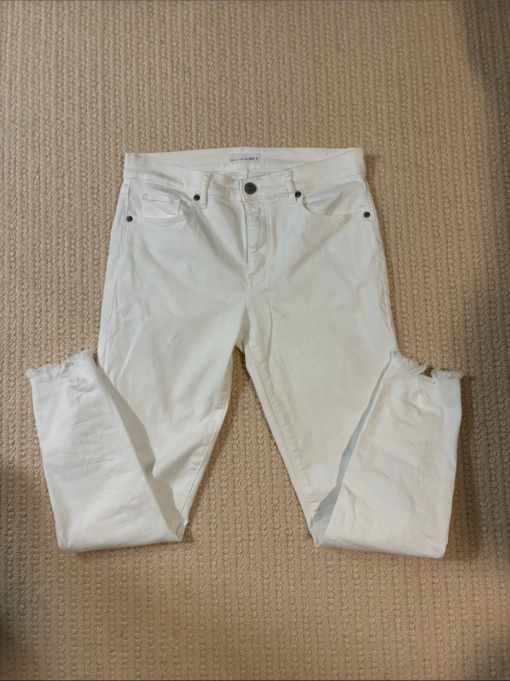 LOFT White Skinny Crop Jeans Frayed Hem size 8/29